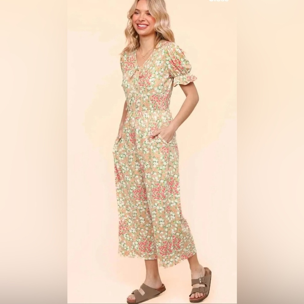NWOT Haptics by Holly Harper Floral Jumpsuit with Puff Sleeves size Small